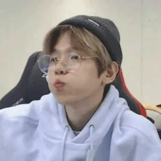 🥢 7768f483 telegram sticker