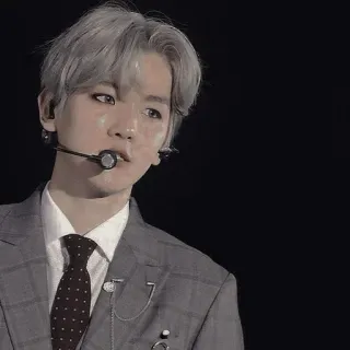 🕯 4e989e81 pria, kpop, penyanyi, setelan, idola, asia, selebriti telegram sticker