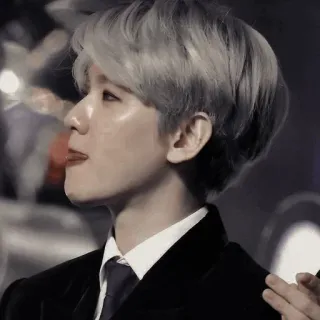 🕰 fd934da9 potret, pria, orang, kpop, selebriti, penyanyi telegram sticker