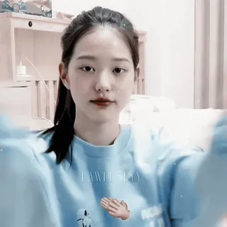 🥢 1b150d16 IWM.ISNYY Frau, Selfie, Porträt, Mode, Schönheit whatsapp sticker