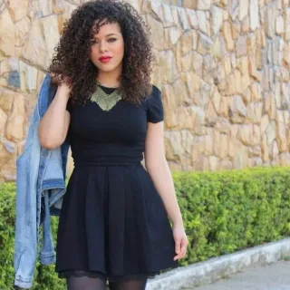 🚶‍♀ 6641dbee femme, robe, cheveux bouclés, portrait, mode telegram sticker