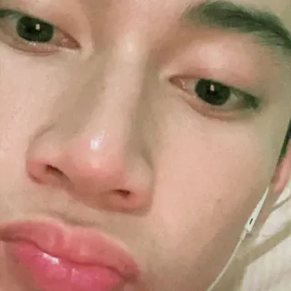 🪐 14bc8825 selfie, portrait, person, face, close-up telegram sticker