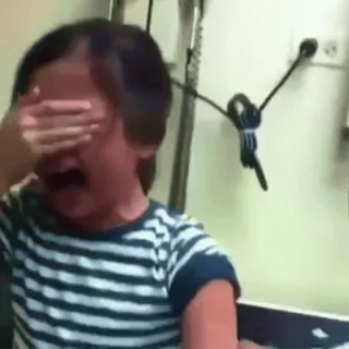 😭 975c16f4 泣く, 悲しい, 子供, 困っている, 動揺 telegram sticker