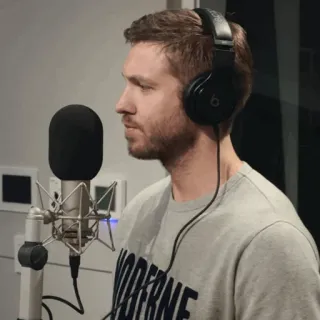 🎧 01928bc3 MODERNE pria, headphone, mikrofon, podcast, modern, studio telegram sticker