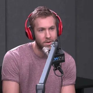 🎧 bcf7cdda OWAIR WITH RYAN RECKLESS Radio, Podcast, Wawancara, Headphone, Mikrofon telegram sticker