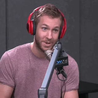 🎧 dd0bfe7f OWAIR pria, headphone, mikrofon, radio, podcast telegram sticker