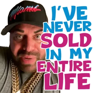 ❤️‍🔥 80f33da6 I'VE NEVER SOLD IN MY ENTIRE LIFE 男人, 帽子, 说话, 声明, 人, 脸 whatsapp sticker