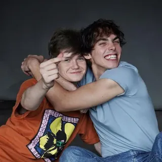 что-то whatsapp stickers