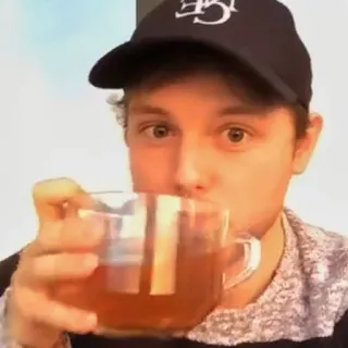 🥺 a3017825 人, 飲み物, カップ, お茶, 飲料, ポートレート telegram sticker