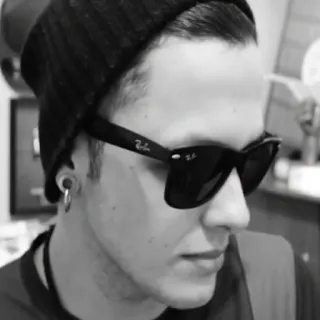 😔 76c18402 whatsapp sticker