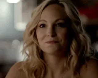 🦋 466a0e2a mujer, retrato, pelo rubio, sonrisa, expresión, cara telegram sticker