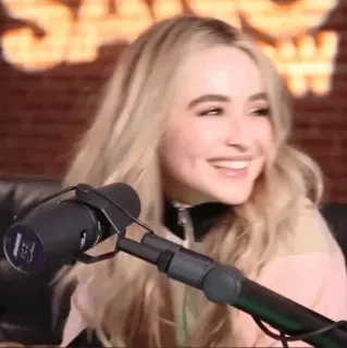 🖇 381de5c4 Sabrina Carpenter zangeres, actrice, blond, glimlach, vrouw whatsapp sticker