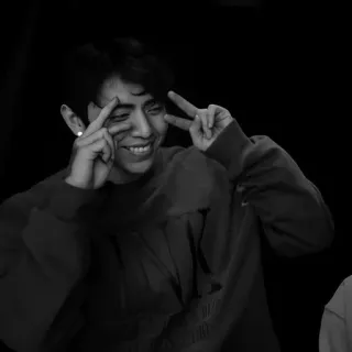 💫 2a3a7556 người, nụ cười, hòa bình, tuổi trẻ telegram sticker