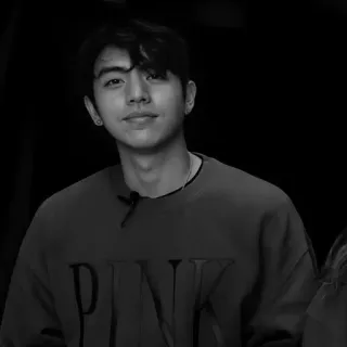 💫 e731cbb0 PINK áo len, người đàn ông, chân dung, thời trang telegram sticker