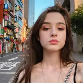 ❤️ 72543125 肖像, 女人, 街道, 城市, 建筑, 人 telegram sticker