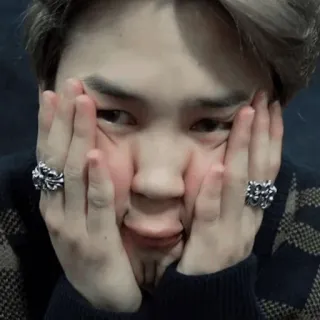 🙂 f854b295 portret, twarz, osoba, zgniatanie, pierścionek, biżuteria telegram sticker