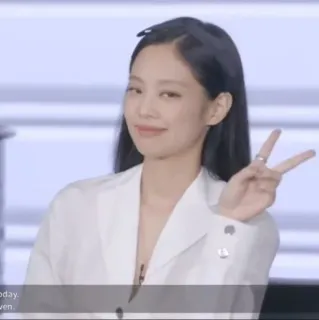 🕯 7b4f4f4f Jennie Kim jennie, kpop, blackpink, cantante, signo de paz telegram sticker