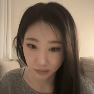 ♣️ 53a7e288 女性, ポートレート, 屋内, 人物, 顔, 自撮り telegram sticker