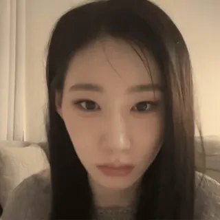 ♣️ b69d8c30 女性, ポートレート, 少女, 顔, 人物, 顔写真 telegram sticker