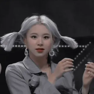 🥡 aa168ce6 mujer, chica, retrato, kpop, peinado, lindo, moda telegram sticker