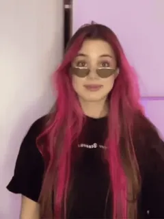 👍 974eb20a 여자, 핑크 머리, 아름다움, 인물 사진, 사람, 선글라스 telegram sticker