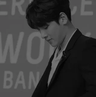 🥀 96ce9ae0 남자, 정장, 한국인, 배우, 흑백 telegram sticker