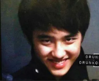 ⚪️ 6c98524b DRUNK osoba, portret, twarz, uśmiech telegram sticker