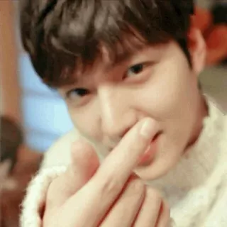 ❤ b42924ca мужчина, лицо, рука, корейское сердце, жест, улыбка, селфи whatsapp sticker