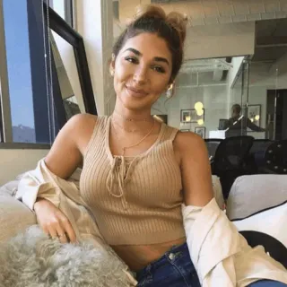 🐞 a6432c66 女人, 肖像, 女性, 人物, 室内, 坐着 telegram sticker