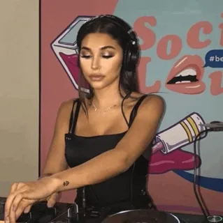 🐞 fa8b8bba Social Lites #be 女性, DJ, 音乐, 耳机, 社交媒体 telegram sticker