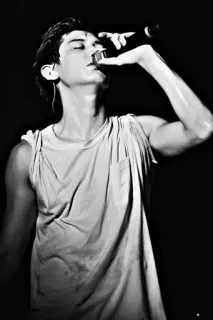 🥀 9aeead14 певец, музыкант, микрофон, выступление, концерт, музыка, мужчина whatsapp sticker