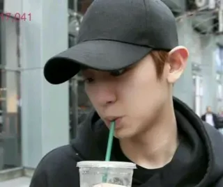 😑 0e2d0643 mann, porträt, kaffee, trinken, hut, person telegram sticker