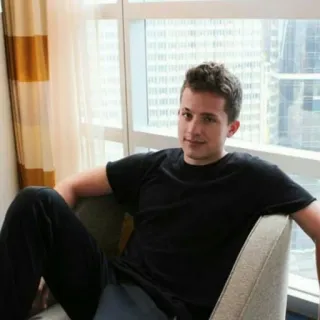 ✨ 6395f6fc Charlie Puth músico, cantante, celebridad, pop, compositor telegram sticker