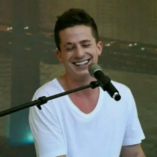 ✨ 96257451 Charlie Puth cantante, músico, artista, micrófono, Charlie Puth telegram sticker