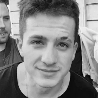 ✨ df0d3f0e Charlie Puth celebridad, cantante, persona, artista, músico, retrato telegram sticker