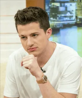 💙 c38c69f4 Charlie Puth คนดัง, นักร้อง, นักแต่งเพลง, นักดนตรี whatsapp sticker