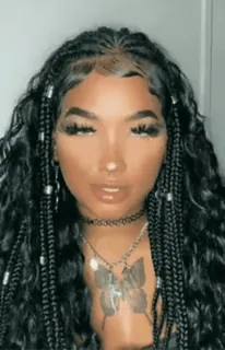 😁 17f96f60 wanita, kepang, kecantikan, potret, kalung, makeup, orang telegram sticker