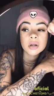 🙄 65a07602 oficial orang, wanita, tato, topi, potret, wajah telegram sticker