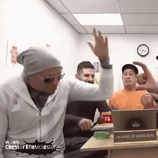 💃 7988d8e7 I'M KIND OF A BIG DEAL telegram sticker