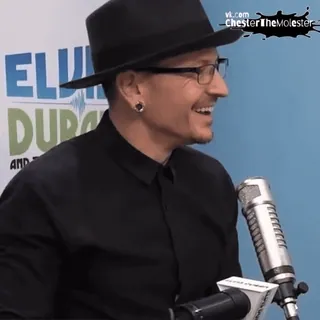 ☺️ a30afd3e Chester Bennington muzyk, piosenkarz, Linkin Park, Chester Bennington, kapelusz telegram sticker