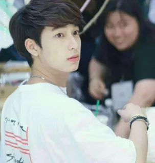 🐚 b7e252d9 whatsapp sticker