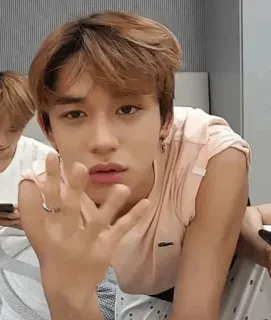 😏 d71f9e91 Mann, Person, Innenaufnahme, Posing, Casual, Porträt telegram sticker