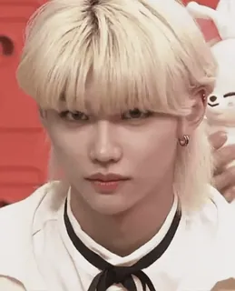 ☺️ 876e606d Felix KPOP, アイドル, Stray Kids, ポートレート, 金髪, 歌手 whatsapp sticker