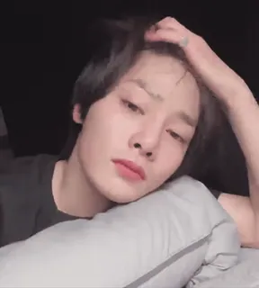 😊 d55f4c5b 人物, アジア人, 男性, 枕, 休憩, 顔 whatsapp sticker