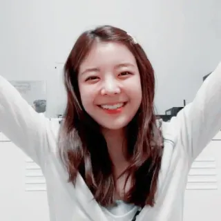 🌸 673da4d3 여자, 인물사진, 미소, 행복한, 사람, 소녀 telegram sticker