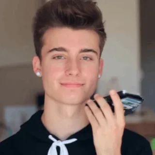 🐠 b7e1358c person, man, teen, portrait, selfie, handsome, guy, boy telegram sticker