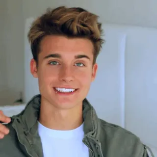 🐠 f03b4d6d portrait, man, person, face, young, smile telegram sticker