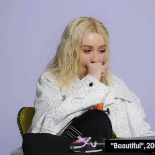 🌻 273e6a57 "Beautiful", 200 person, frau, blonde haare, kleidung telegram sticker