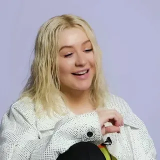 🌻 6e098960 Christina Aguilera Sänger, Promi, Popstar, blonde Haare, Porträt telegram sticker