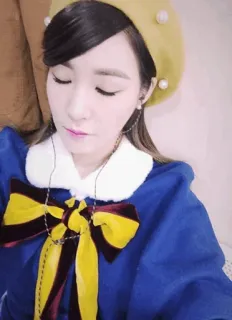 🎄 01236499 donna, ritratto, basco, moda, bellezza, stile telegram sticker